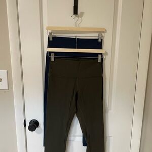 Bundle lululemon high-rise crop. Size 8.